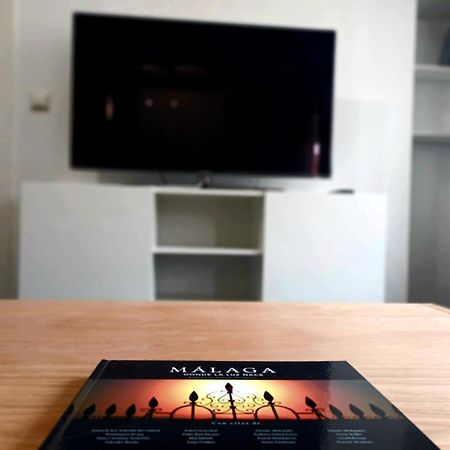 Apartamento Vacacional Cuarteles Malaga Zewnętrze zdjęcie