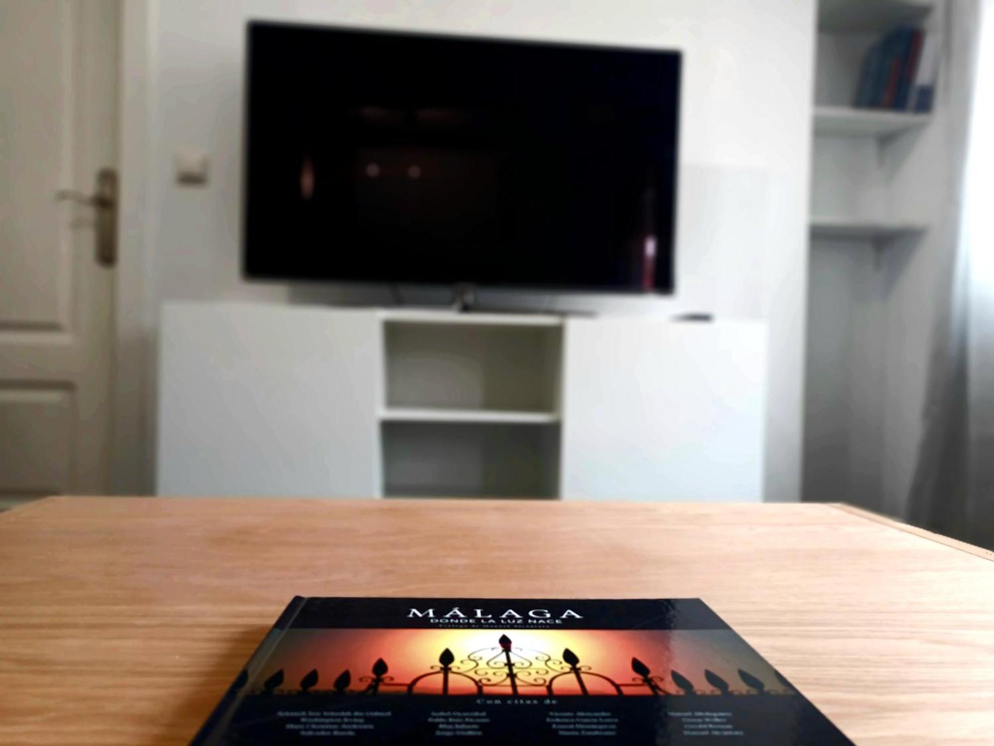 Apartamento Vacacional Cuarteles Malaga Zewnętrze zdjęcie